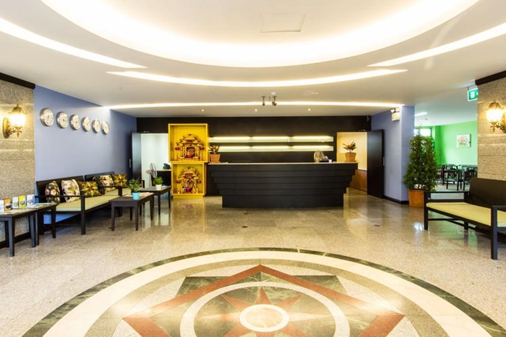 All Together Suite Hotel Bangkok Bagian luar foto