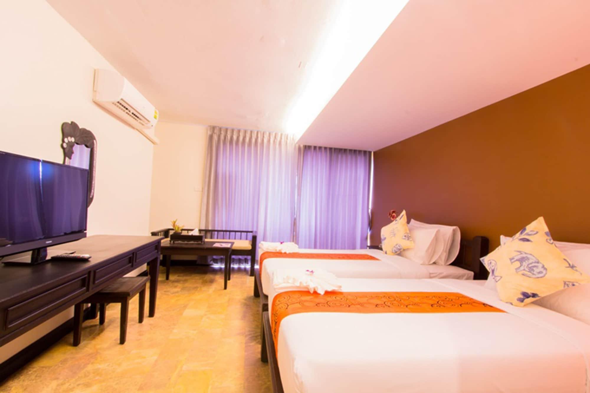 All Together Suite Hotel Bangkok Bagian luar foto