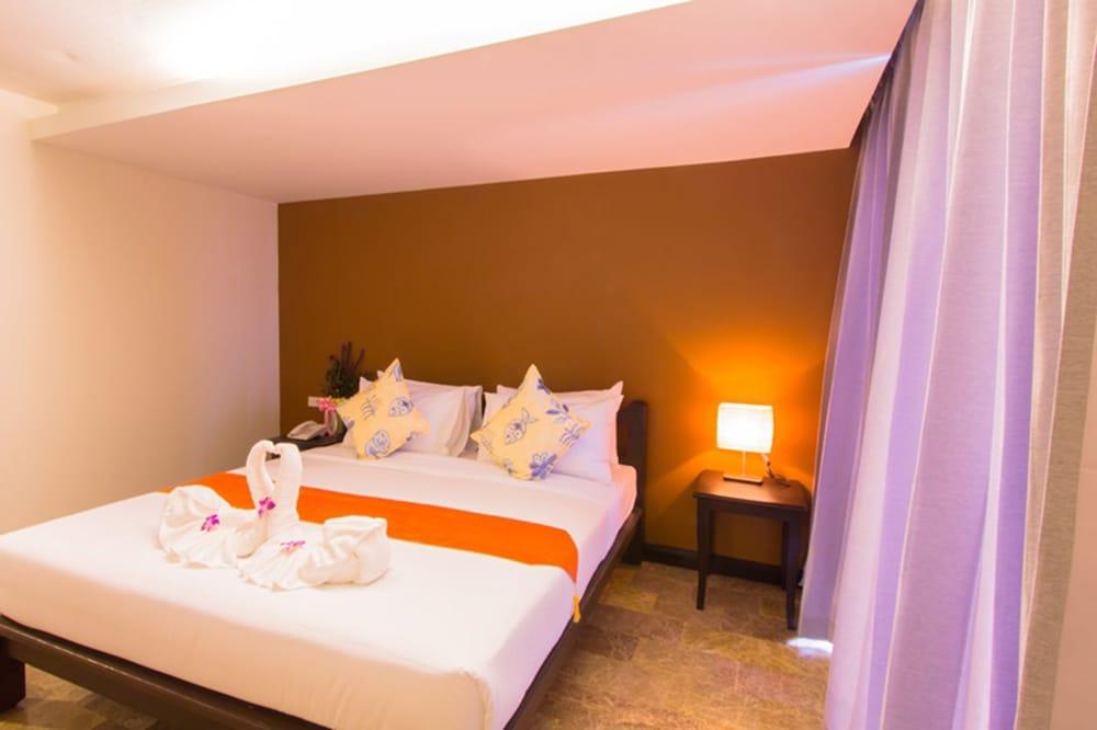All Together Suite Hotel Bangkok Bagian luar foto