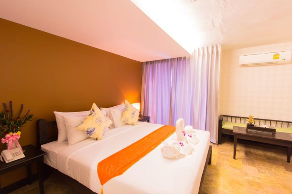 All Together Suite Hotel Bangkok Bagian luar foto