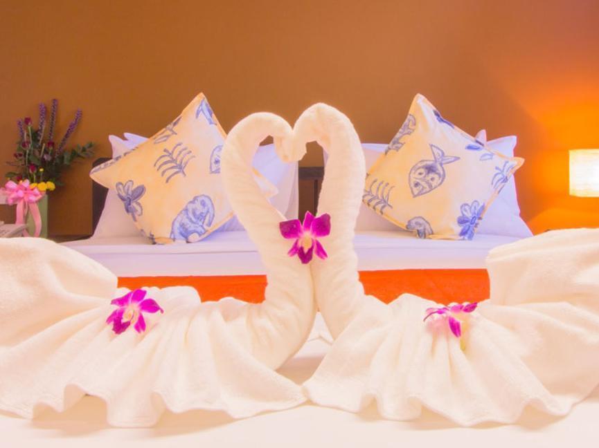 All Together Suite Hotel Bangkok Bagian luar foto