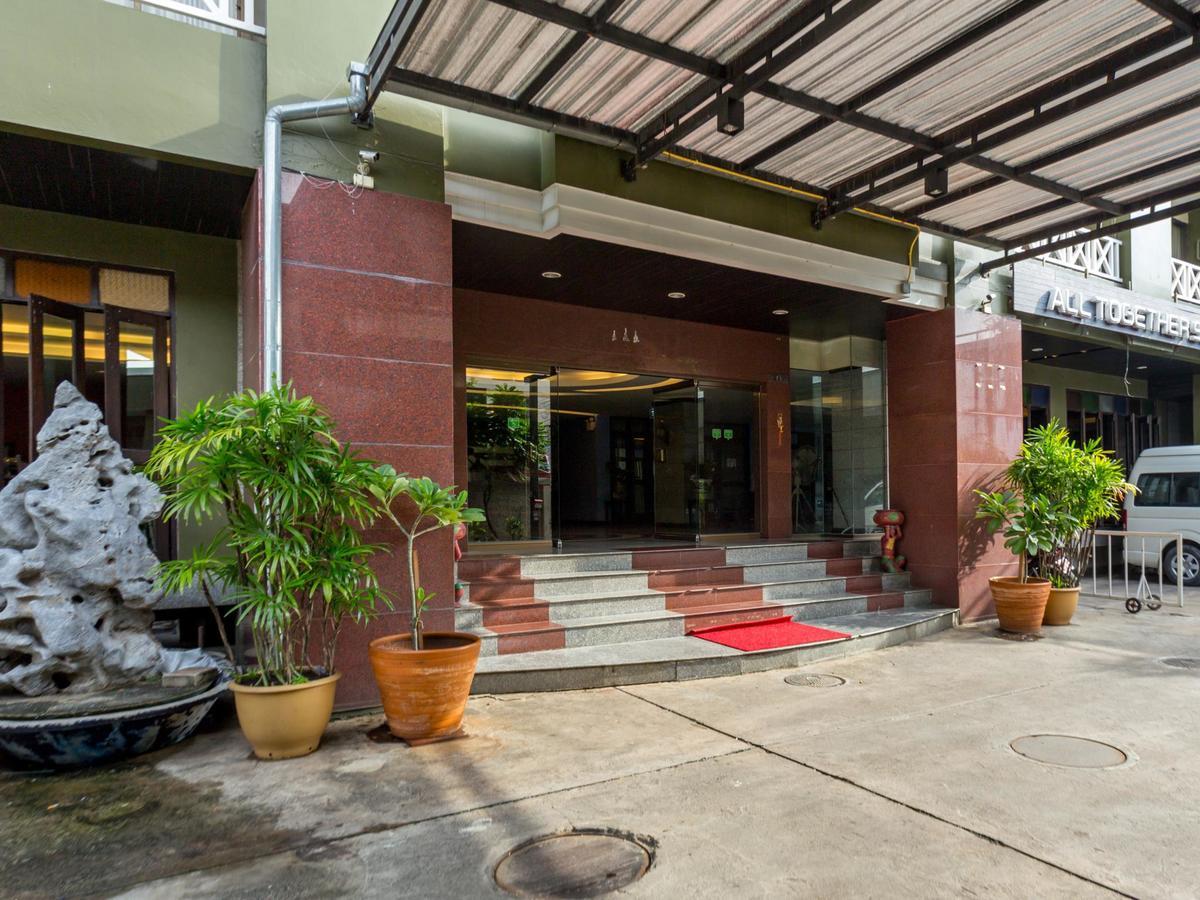 All Together Suite Hotel Bangkok Bagian luar foto