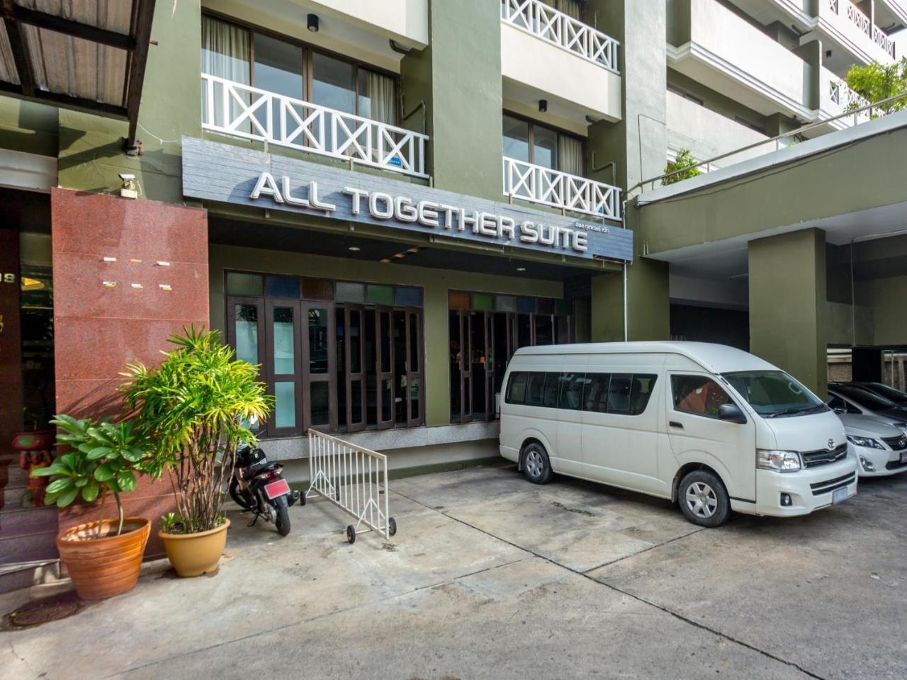 All Together Suite Hotel Bangkok Bagian luar foto