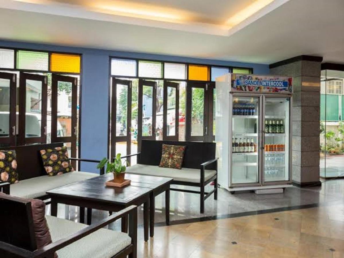 All Together Suite Hotel Bangkok Bagian luar foto